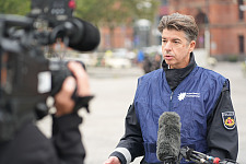 Foto eines O-Tons während eines Einsatzes durch einen Pressesprecher der Polizei Bremen